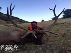R&K hunts a deer 60